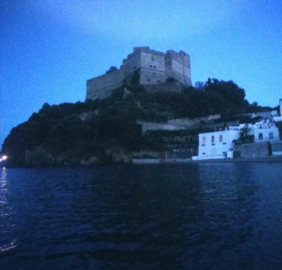 Castello Apartment Bacoli Luaran gambar